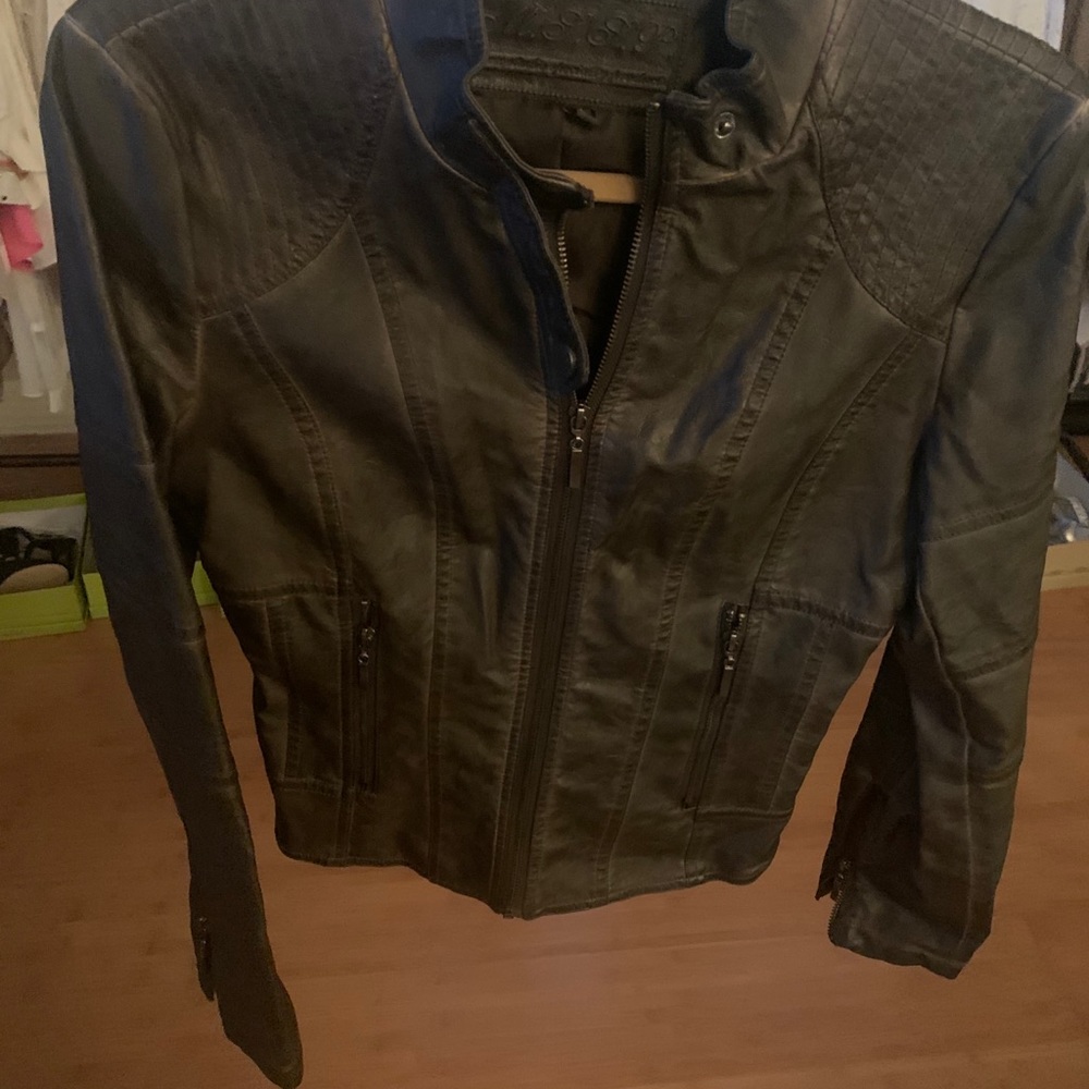 Jackets - Picture 12 of 16